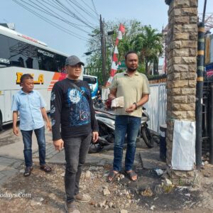Viral! Dugaan Pengeroyokan Calo Bus di Waru, Polisi Lakukan Olah TKP dan Temukan Barang Bukti Batu