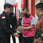 Kejari Tanjung Perak tahan tersangka korupsi.
