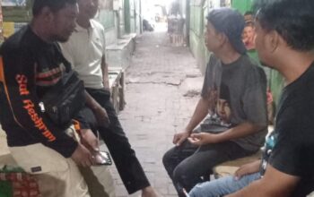 Petugas kebersihan Pasar Sepanjang Taman saat dimintai keterangan dan menyatakan tidak pernah menemukan potongan kepala kucing seperti divideo yang sedang viral saat ini