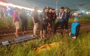 Jenazah Mrs. X saat akan dievakuasi dari tkp bawah fly over Aloha