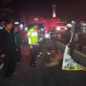 Identitas Masih Misteri, Pria Tewas Terlindas Truk di Jalan Raya Gedangan