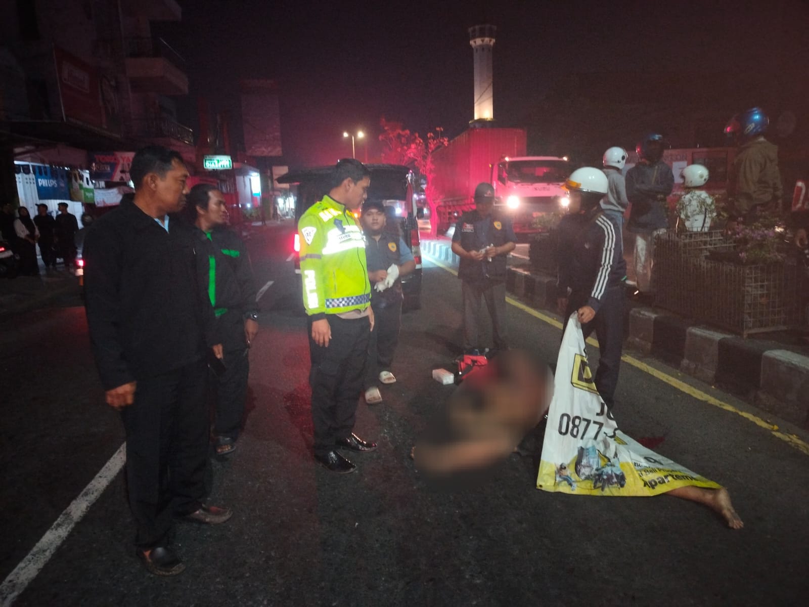 Jenazah Mr. X sebelum dievakuasi petugas