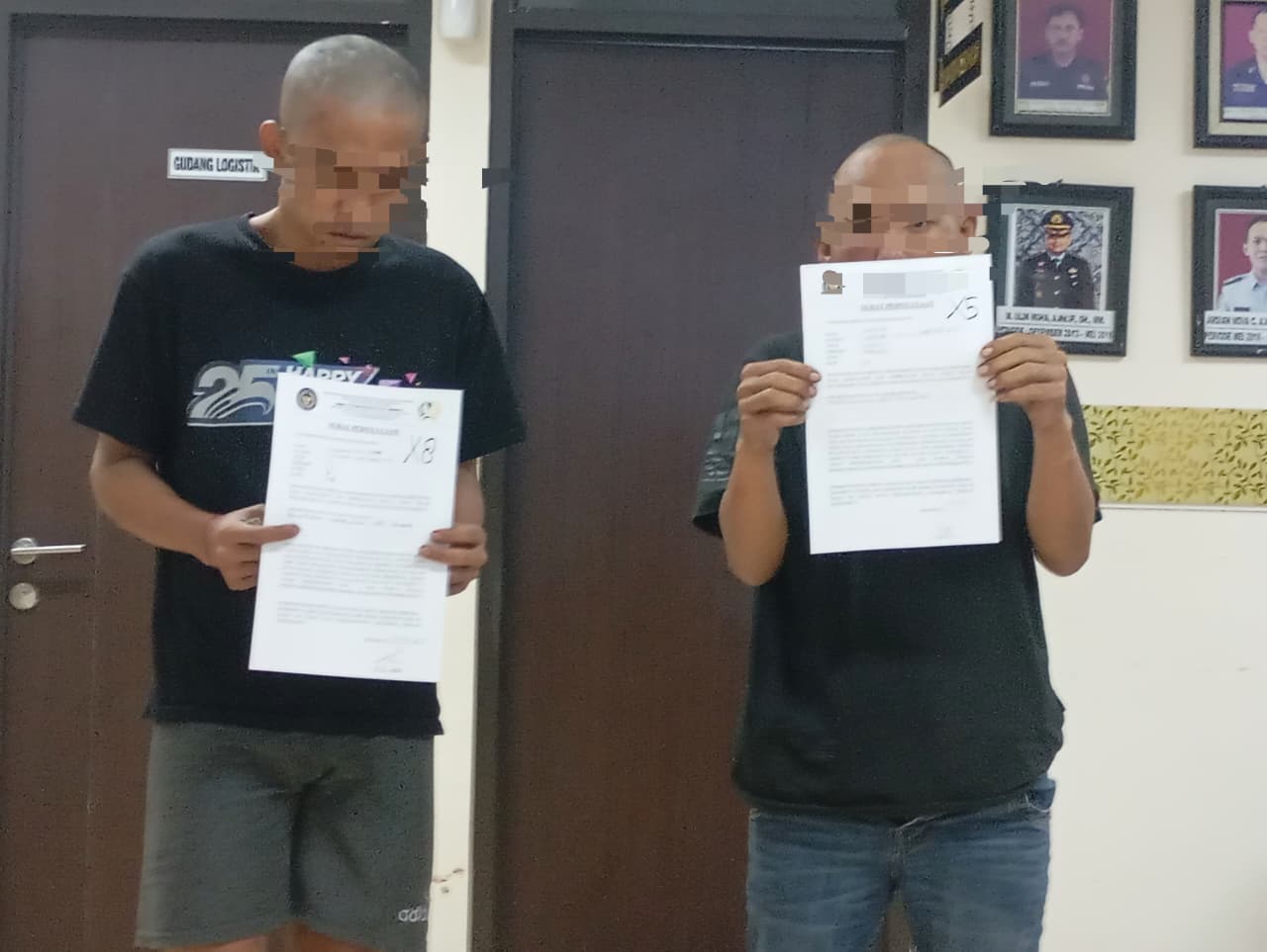 Kedua pelaku yang berusaha selundupkan sabu dan ekstasi kedalam Rutan Medaeng berhasil diamankan petugas Rutan