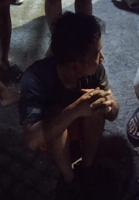 Maling kotak amal makam kembar Tropodo yang sempat mendapat hadiah pukulan dari warga yang geram