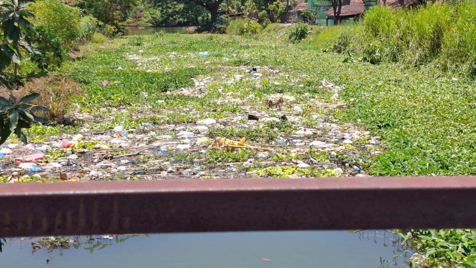 Kondisi terkini sungai Siwalanpanji, Sidoarjo.