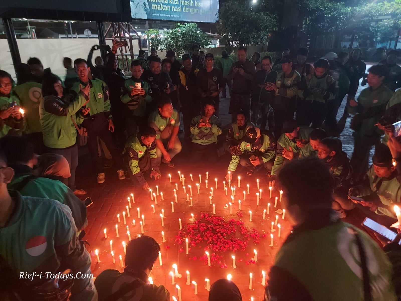 Ribuan driver ojol bakal padati parkir Timur GOR Delta Sidoarjo gelar do'a bersama untuk Affan Kurniawan, antisipasi kemacetan-nya