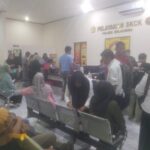 Sejumlah warga Bulukumba tengah mengurus SKCK untuk berbagai keperluan.
