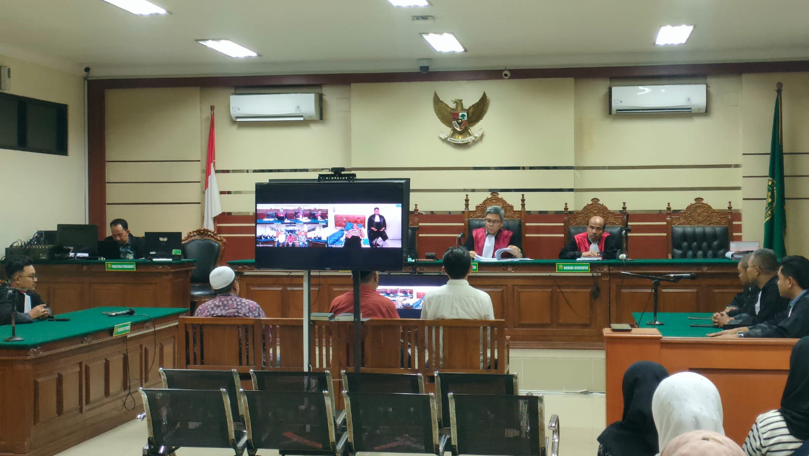 Mantan Kades Tambaksawah Imam Fawzi divonis hukuman penjara 1,8 tahun oleh Majelis Hakim Pengadilan Tipikor Surabaya