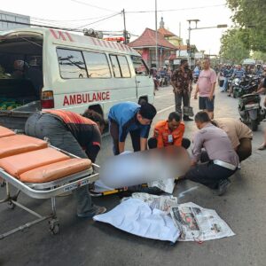 Kecelakaan Maut di Depan SMPN 1 Wonoayu, Satu Pengendara Tewas