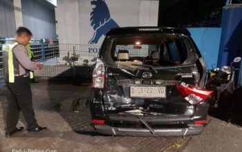 Konidisi Xenia usai terlibat kecelakaan di dekat Pokphand, Sidoarjo.