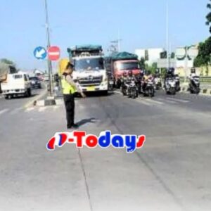 Kecelakaan di Exit Tol KLBM: Truk Tangki Hantam Motor, Pemuda Mojokerto Luka Parah