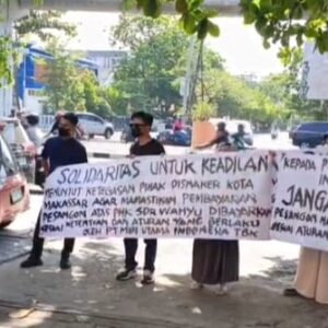 Puluhan Warga Geruduk Disnaker Makassar, Protes Hak Pesangon Eks Karyawan Alfamidi yang Dinilai Tidak Jelas