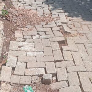 Baru Selesai Dibangun, Paving Blok di Bijawang Bulukumba Sudah Rusak, Warga Pertanyakan Kualitas Proyek