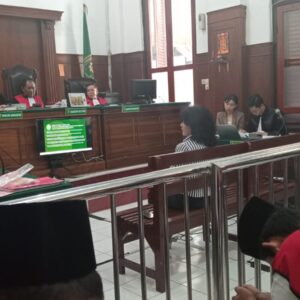 Sidang KDRT Selebgram Vinna, Saksi Orang Tua Sebut Sena Menjerit dan Gebrak Meja Tengah Malam