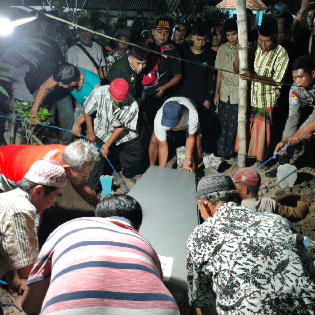 Suasana Haru Iringi Pemakaman Fairuz, Santri Al Khoziny Asal Tulangan Sidoarjo yang Jadi Korban Ambruknya Musholla