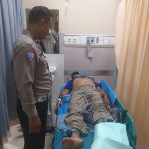 Dua Pengendara Luka-Luka Akibat Tabrakan di Jalan Raya Bakungtemenggungan Balongbendo