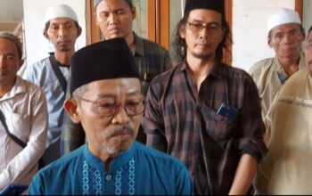 Ketua Alumni Ponpes Al Khoziny sekaligus Ketua Pengurus Cabang Nahdlatul Ulama (PCNU) Sidoarjo, KH. Zaenal Abidin.