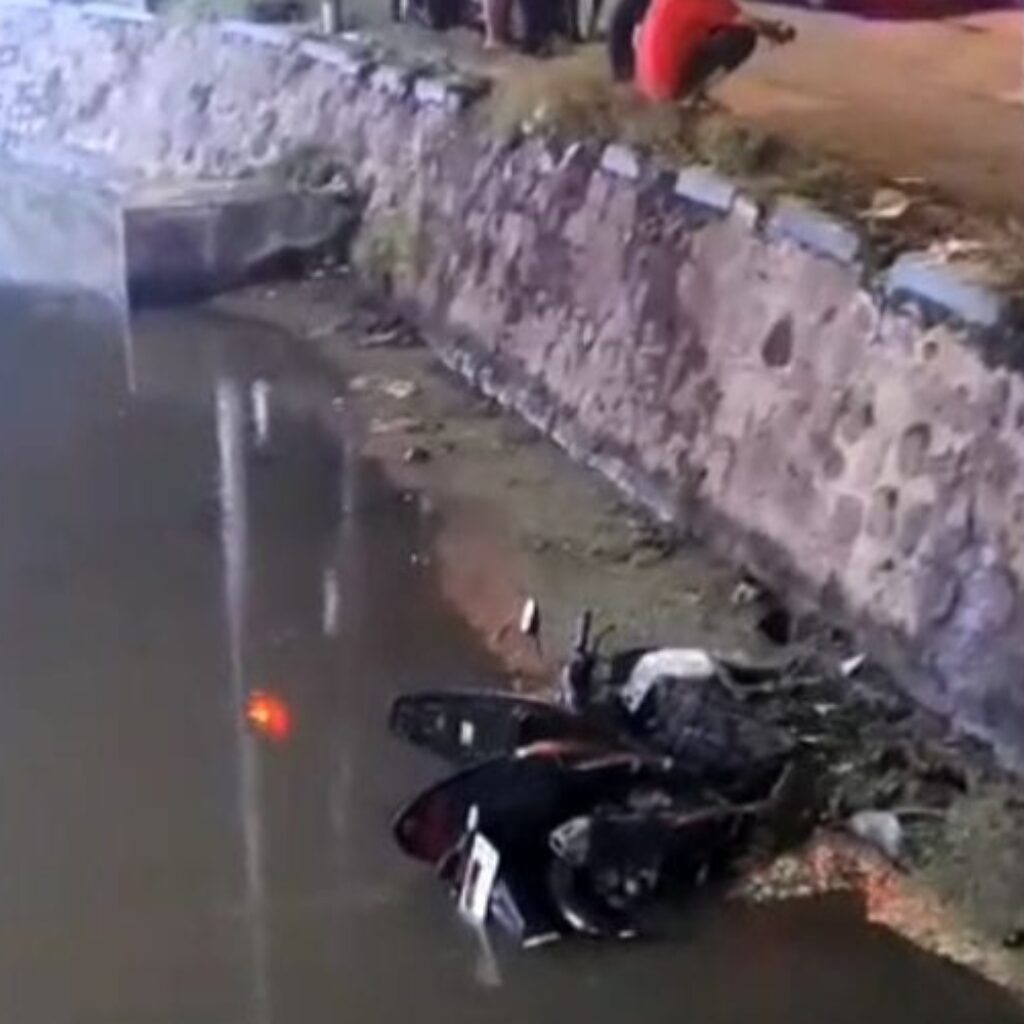 Tak Tahan Ulah Onar, Warga Dungus Sukodono Amankan Remaja dan Ceburkan Motor ke Sungai