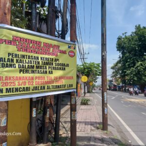 PT KAI Daop 8 Lakukan Perbaikan Perlintasan Rel Kalijaten Taman, Jalan Berlaku Sistem Buka Tutup