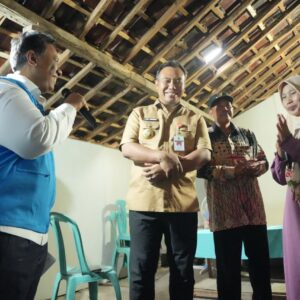 Semangat Hari Pahlawan, Terang yang Dinanti Hadir untuk Karmini Bersama PLN