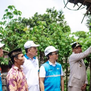 PLN Wujudkan Semangat Hari Sumpah Pemuda dengan Sambungan Listrik Gratis bagi 171 Warga Tulungagung di HLN ke-80