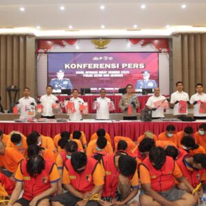 Polda Jatim Berhasil Ungkap 1.443 Kasus dan Amankan 1.135 Tersangka Selama Operasi Sikat Semeru 2025