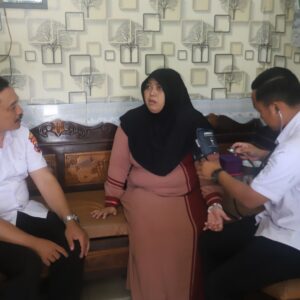 Jelang HUT ke-80 Brimob, Polres Gresik Bangun Kebersamaan Lewat Anjangsana ke Purnawirawan