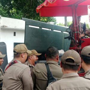 Tiga Gerobak Diamankan, Satpol PP Sidoarjo Tegakkan Perda Ketertiban Umum