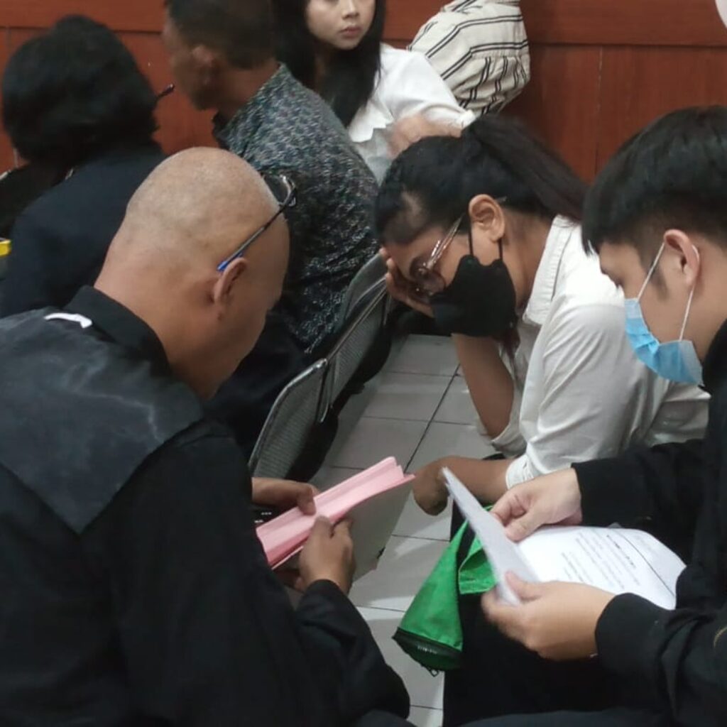 Gelapkan Uang 7 Miliar Gaya Desicha Hansa Dituntut 4 Tahun Penjara