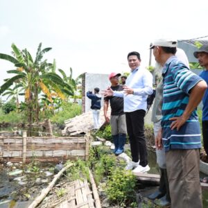 Bupati Sidoarjo Subandi Sidak ke Sejumlah Lokasi Banjir di Kawasan Kota