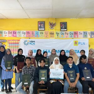 Wujud Kepedulian, YBM PLN UIP JBTB Biayai Penebusan Ijazah Puluhan Alumni SMK Wonokromo