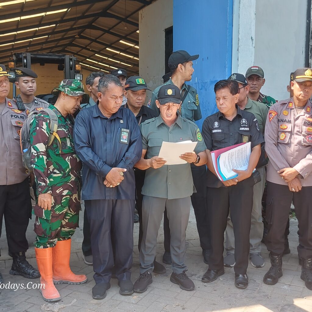 Setelah Eksekusi Gudang di Taman, Juru Sita PN Sidoarjo Tuntaskan Eksekusi Lanjutan Gudang Mebel di Pergudangan Surya Inti Permata Tambaksawah Waru di Kosongkan