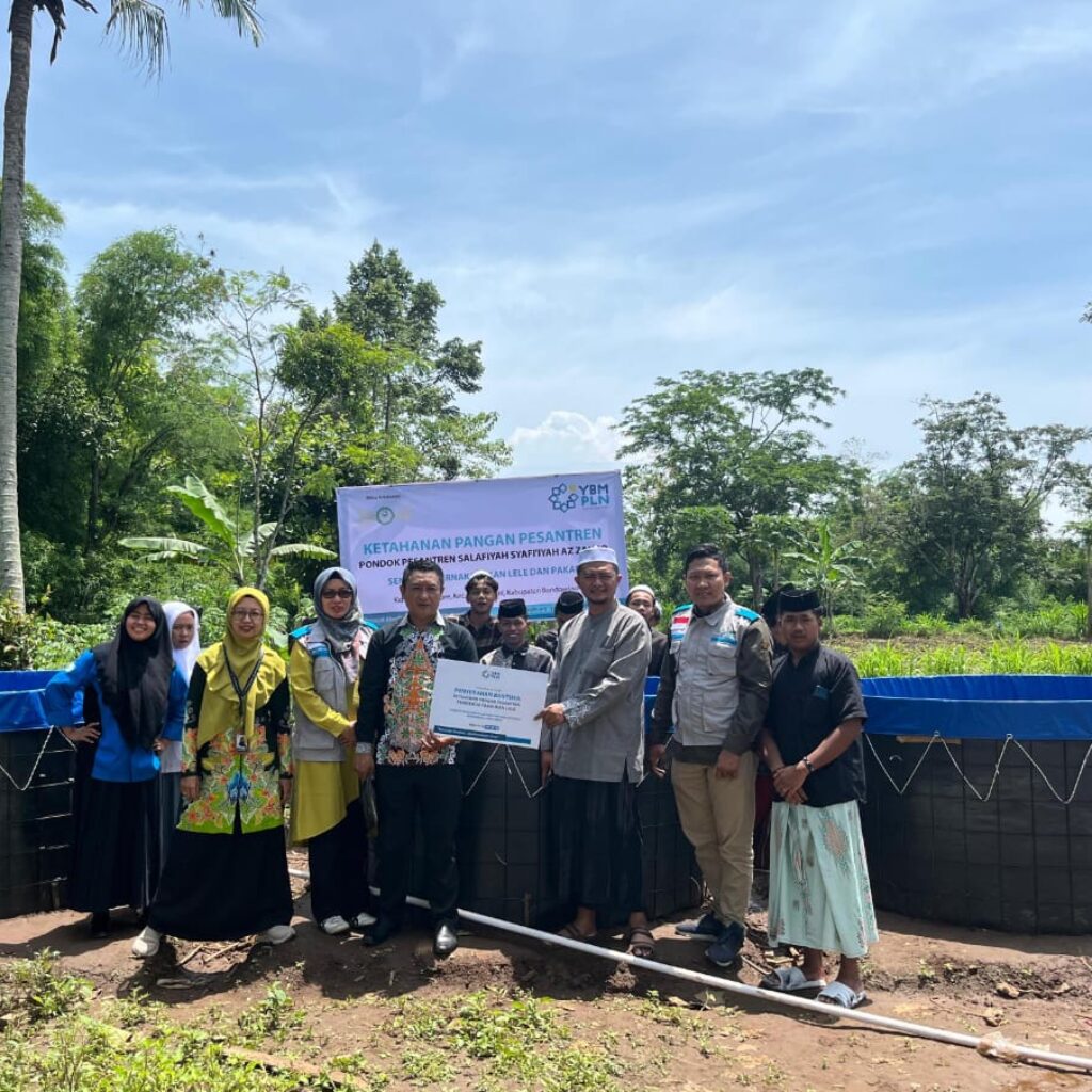 YBM PLN UIP JBTB Gencarkan Ketahanan Pangan untuk Pesantren di Bondowoso