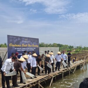 Kalapas Tegal Hadiri Kegiatan Menteri Imipas Tebar Benih Ikan di Kendal