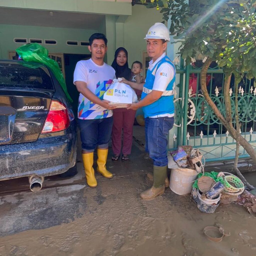 Peduli Bencana, PLN Icon Plus Gerak Cepat Distribusikan Bantuan Sembako Warga Nanggalo