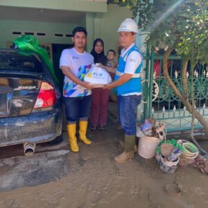Peduli Bencana, PLN Icon Plus Gerak Cepat Distribusikan Bantuan Sembako Warga Nanggalo