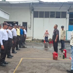 Satpam Haleyora Powerindo Gelar Refreshment Simulasi Pemadaman APAR dan APAT di PLN UIP JBTB