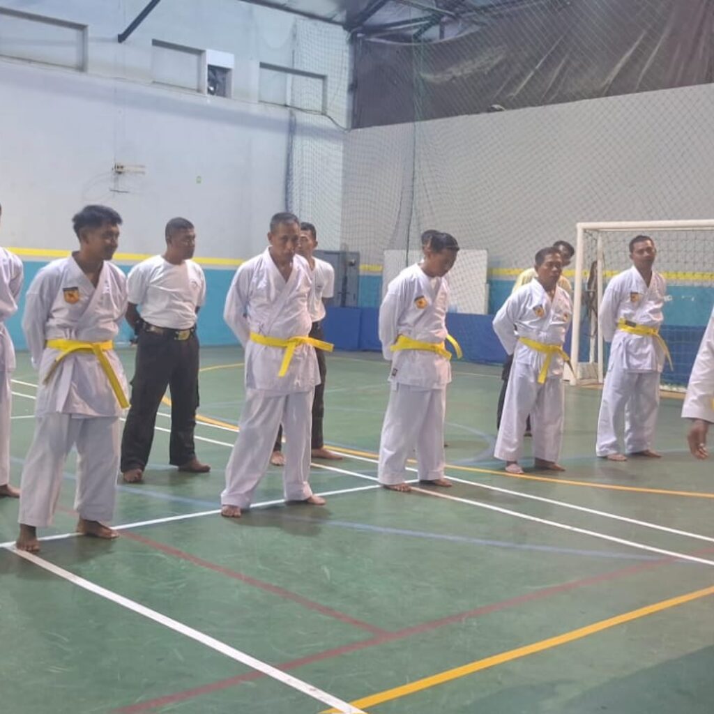 Tingkatkan Keterampilan, Satpam Haleyora Powerindo – PLN UIP JBTB Gelar Refreshment Beladiri Karate