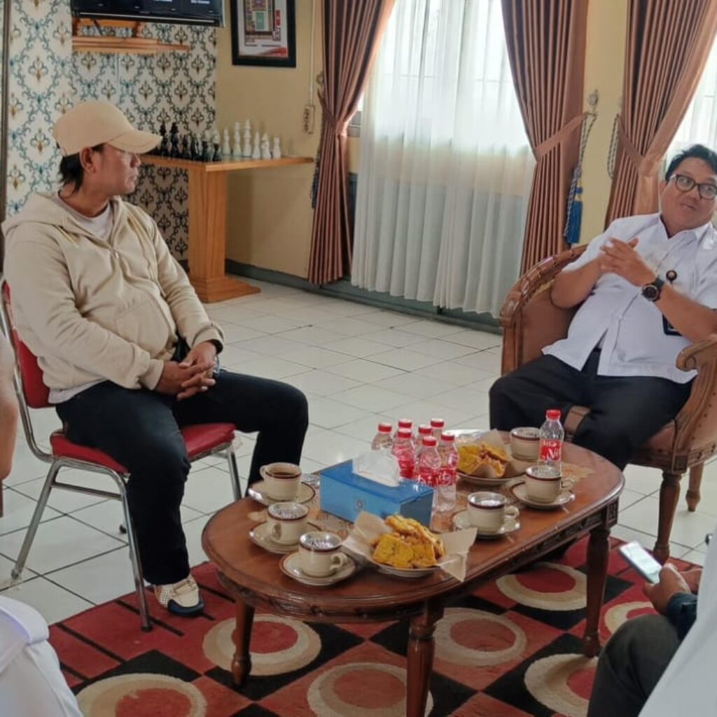 Kepala Lapas Tegal dan DPRD Kota Tegal Fraksi PKS Koordinasikan Senam Pagi Bersama Warga Binaan