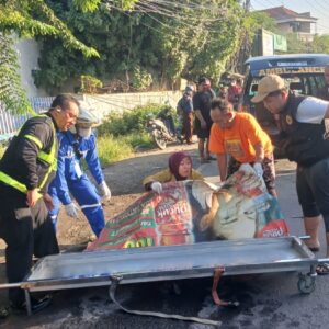 Kecelakaan Maut di Depan PT Seruni Geluran, Pengendara Motor Tewas Terlindas Trailer