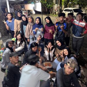 Tasyakuran Sambut Tahun Baru 2026, Kelas XI IPS 5 SMAN 4 Surabaya Pererat Kebersamaan dan Rayakan Ultah Aida Fitria