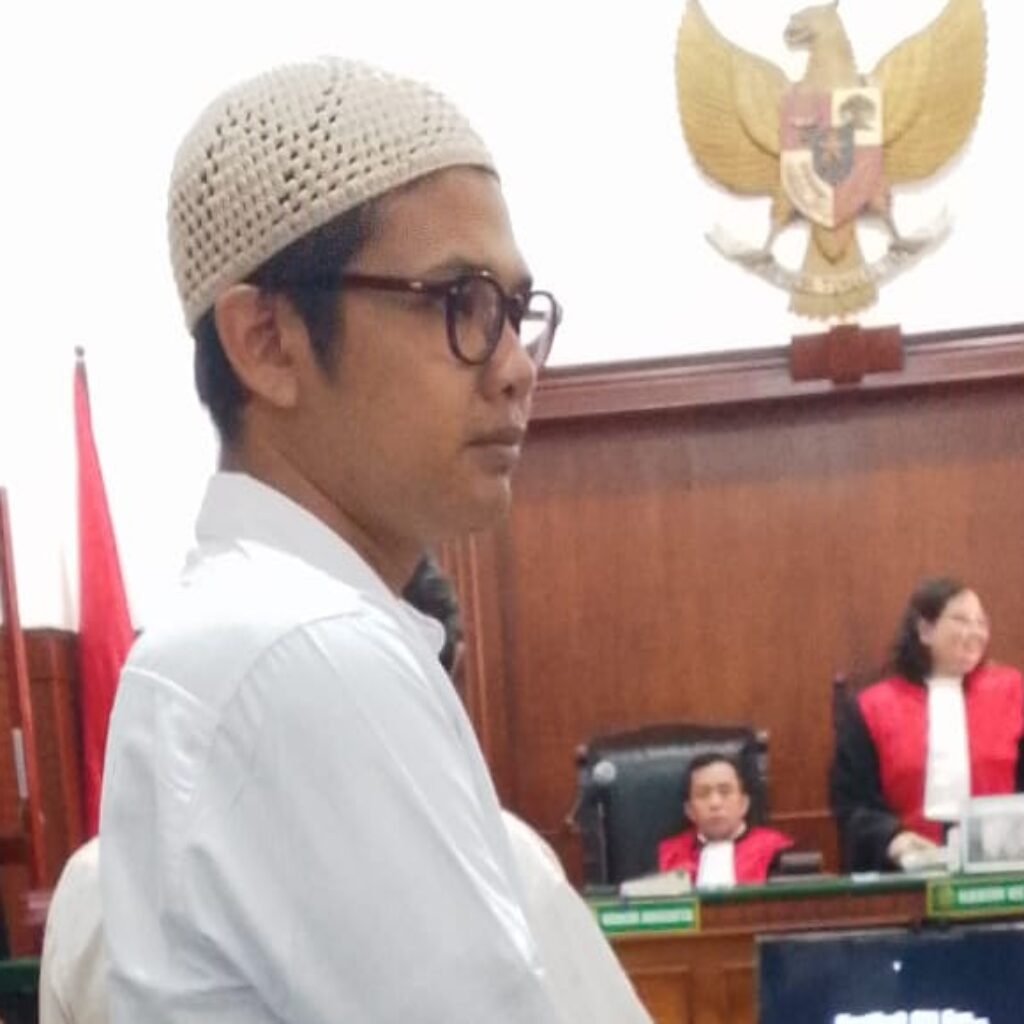 Terima Paket J&T Berisi 1 Kg Ganja, Dicky Diadili di PN Surabaya