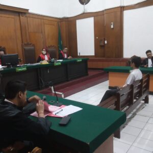 Terbukti Bersalah! Ayah Tiri Predator Seksual Dijatuhi 15 Tahun Penjara di PN Surabaya