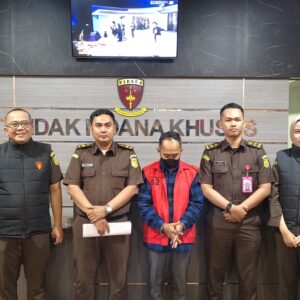 Kejati Jatim Tahan AHS, Tenaga Ahli DPR RI, Terkait Korupsi BSPS Sumenep Rp26,8 Miliar