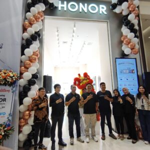 HONOR Buka Experience Store Pertama di Surabaya, Hadirkan Promo dan Inovasi AI