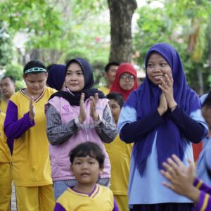 PLN Icon Plus Jatim Salurkan Internet Gratis dan Perlengkapan Sekolah untuk Dukung Pembelajaran Inklusif