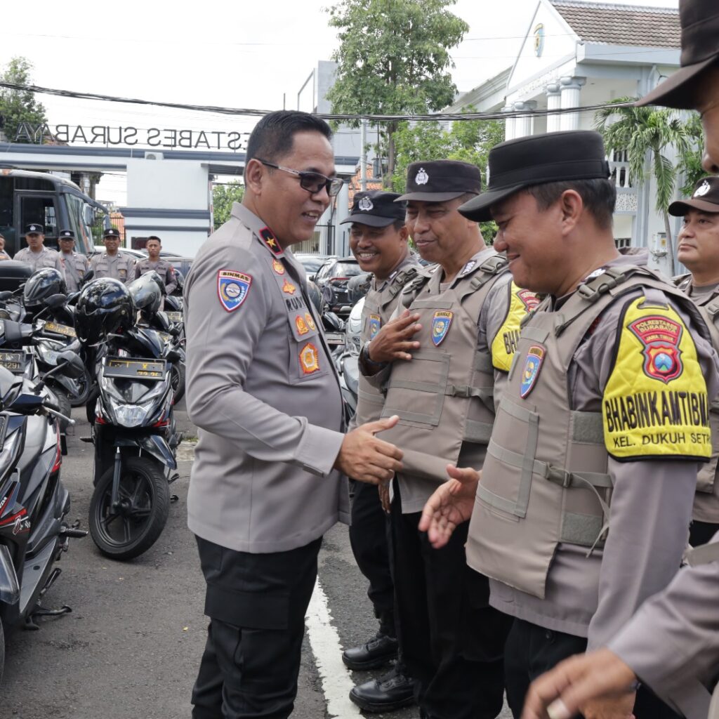 Humanis dan Tegas, Brigjen Rudy Tinjau Personel Bhabinkamtibmas di Mapolrestabes Surabaya