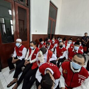 Puluhan Terdakwa Pesta Seks Sesama Jenis di Surabaya Diseret ke Pengadilan