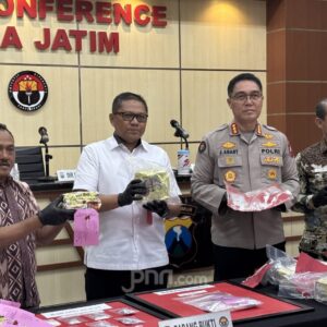 Polda Jawa Timur Bongkar Dua Kasus Sabu Hampir 33 Kilogram, Kurir Ditangkap dan Satu DPO, Aset Rp55 Miliar Disita