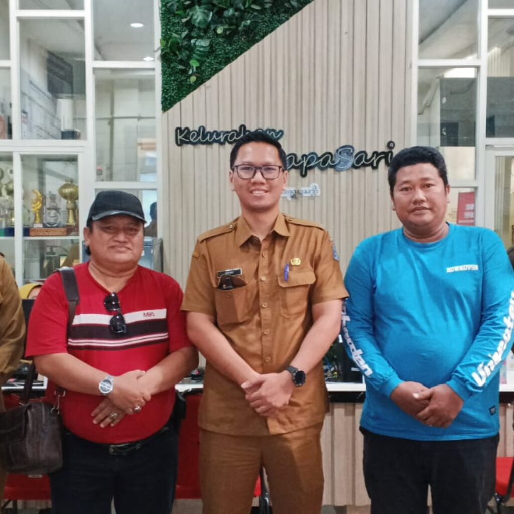 Silaturahmi Camat Genteng dan Lurah Kapasari Bersama Abah Syamsul Arifin Perkuat Sinergi Jaga Kamtibmas